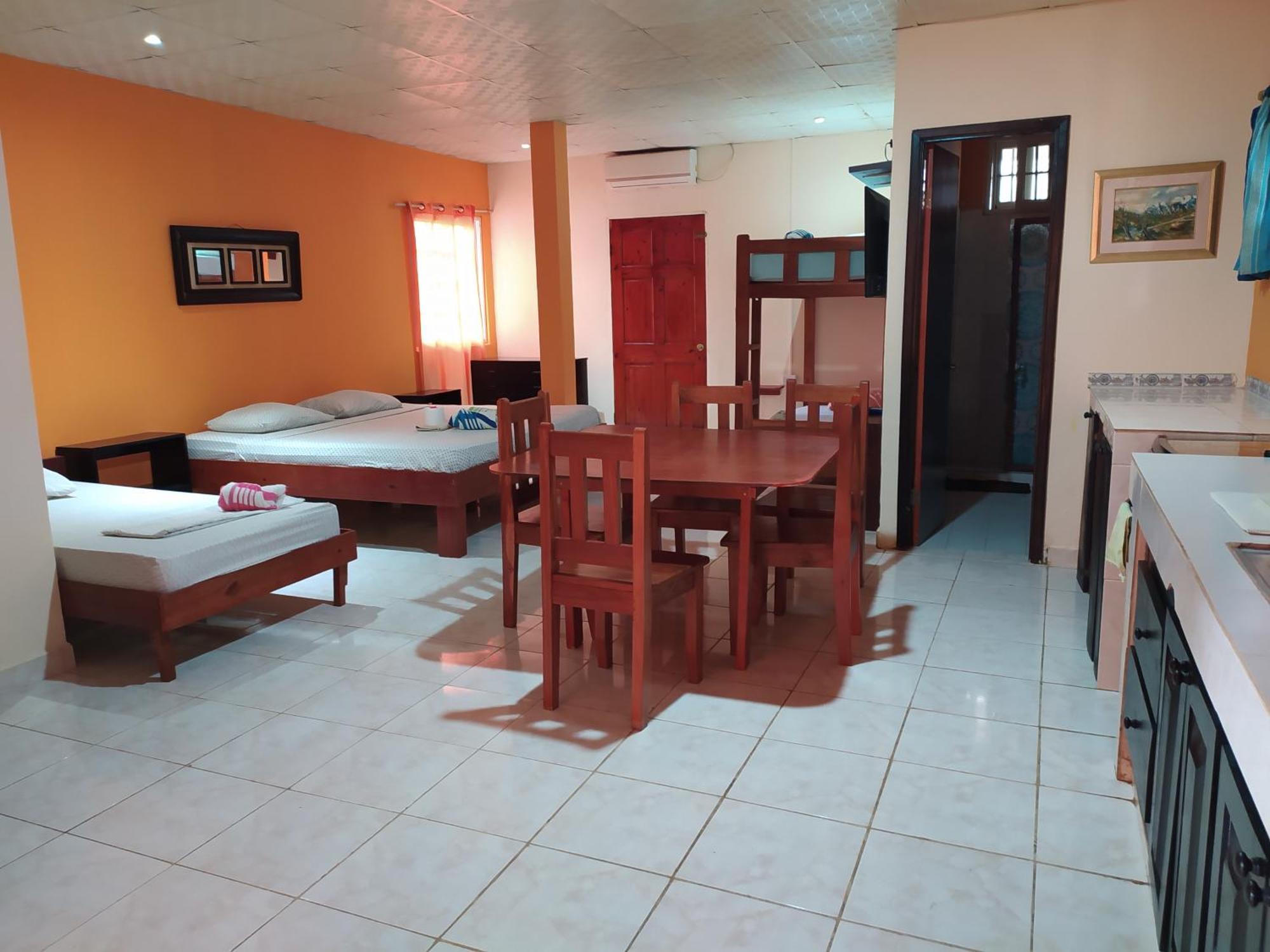 Sun Havens Apartments & Suites Bocas del Toro Exterior foto