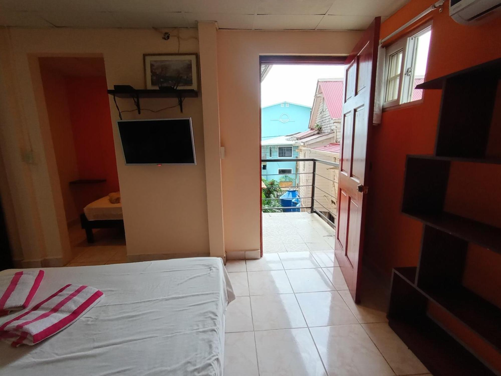 Sun Havens Apartments & Suites Bocas del Toro Exterior foto